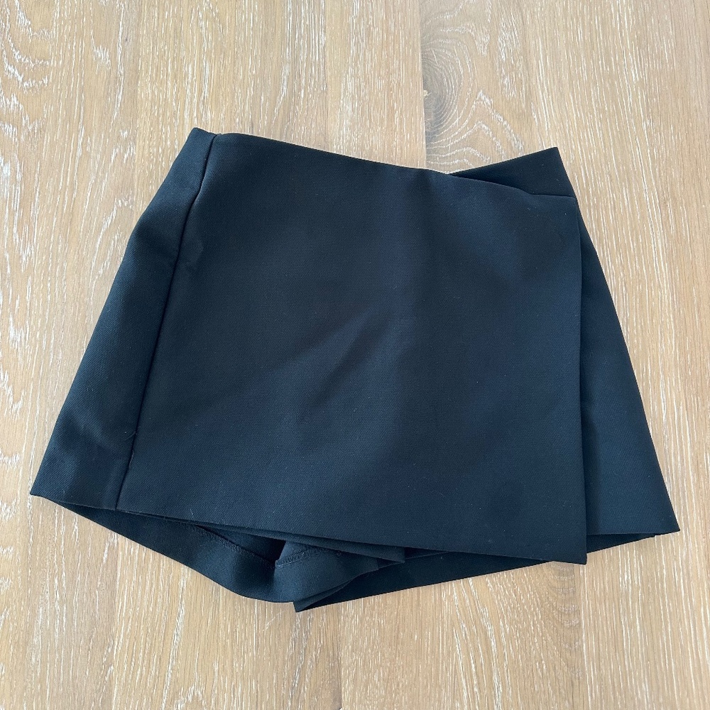 Zara Black Mini Skort